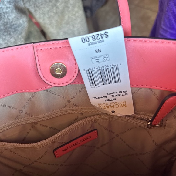 Michael Kors Mercer Purse - Picture 3 of 6